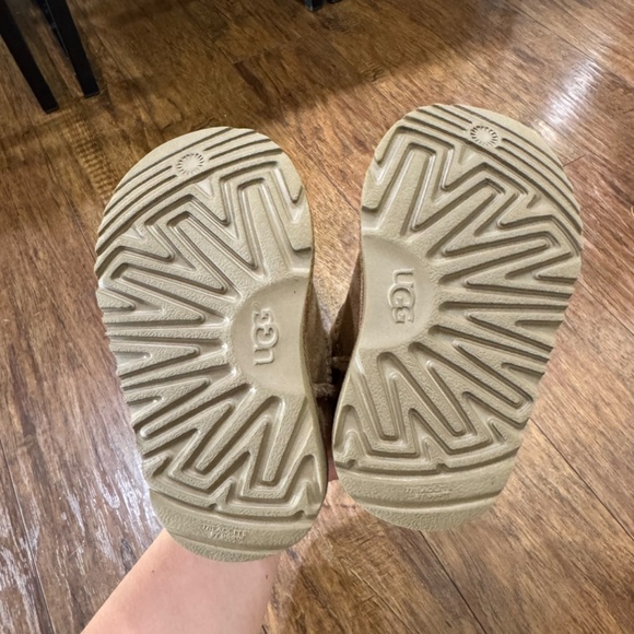 UGG Kids Boots in Brown - Picture 3 of 5